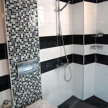 Candle Suites 4*